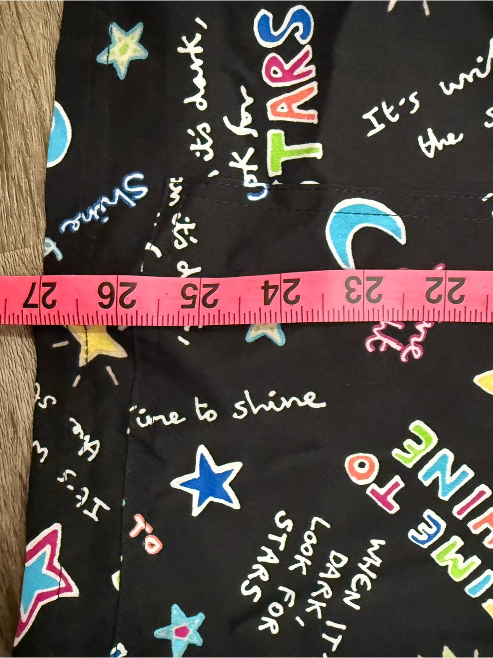 Scrub top "shine bright " moon and stars graphic size 2X - Picture 6 of 6
